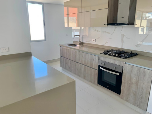 Imagen 4 de 14 de Apartamento En Venta En Riomar #6850167