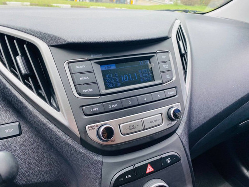 Imagem 11 de 15 de Hyundai Hb20 2018 1.6 Comfort Plus Flex 5p