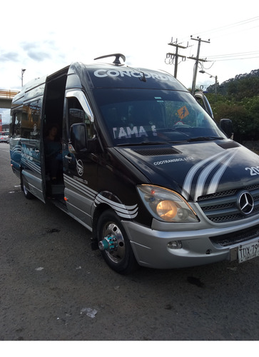 Magnifico Bus Rentando Muy Buenas Condiciones Motor Nhr