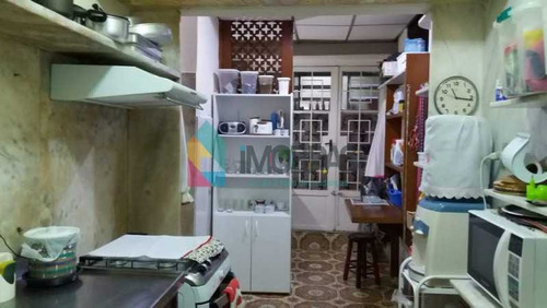 Imagem 10 de 15 de Apartamento Em Copacabana Em Rua Transversal E Arborizada E Silenciosa! - Ap3436