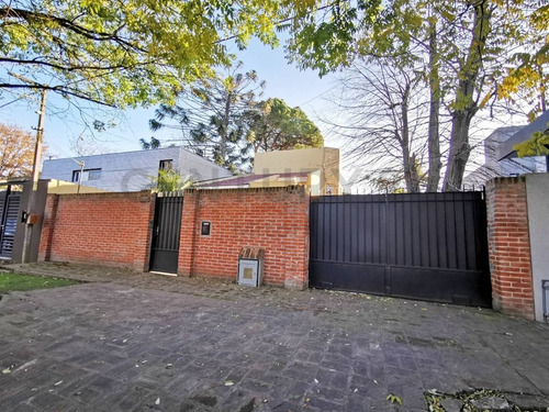 Imagen 2 de 29 de Casa En Venta En City Bell