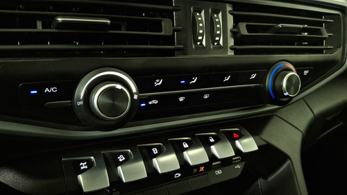 Peugeot Landtrek 2.2 BLUEHDI 180 ACTIVE