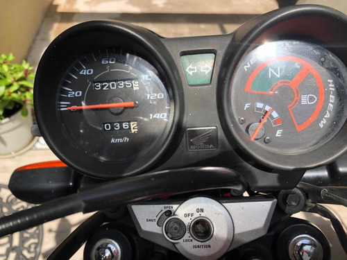 Honda Titán 150cg Único Dueño + Accesorios Varios Esenciales
