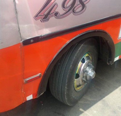 Buseta Mercedes Benz Lo712