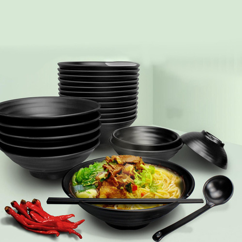 Cuenco De Ramen Japonés Con Cuchara Y Palillos A Juego Para