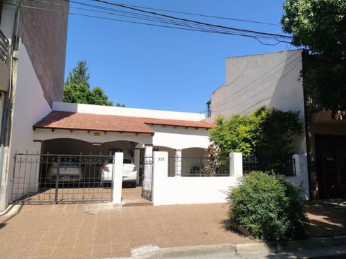 En Venta- Gran Propiedad Sobre Calle Mendoza 