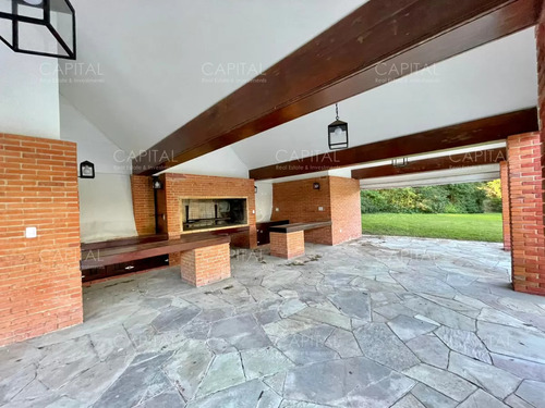 Excelente Casa De Cinco Dormitorios En Venta - Golf Punta Del Este