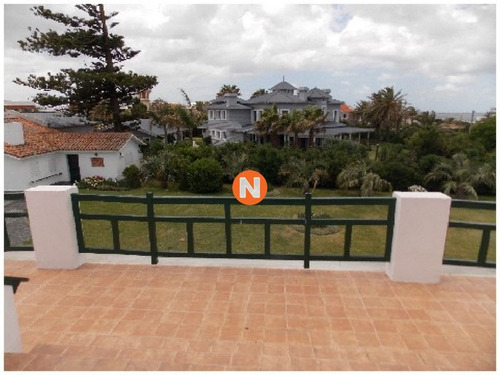 Casa En Venta Y Alquiler, Peninsula, Punta Del Este, 5 Dormitorios.- Ref: 209998