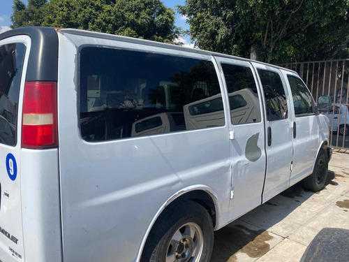 Imagen 4 de 12 de Chevrolet Express 15 Pasajeros