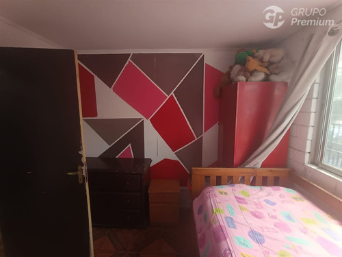 Casa Esquina En Venta De 5 Dorm. En Estación Central,
