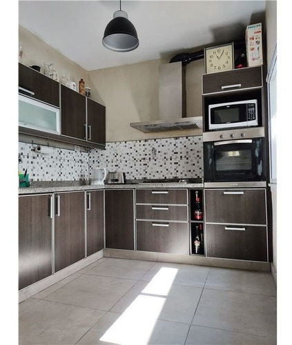Venta Casa Flores Con Quincho Terraza Garaje