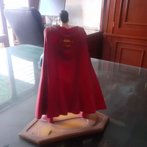 Coleccionable De Resina Superman De 40 Cm De Alto (Usado)