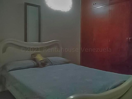 Imagen 4 de 11 de Apartamento Amplísimo De 180mts2 En La Av. Ollarvides, Ciudad De Punto Fijo-edo. Falcón.#22-1262.