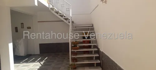 En Venta Casa - Urb. Vista Linda.
