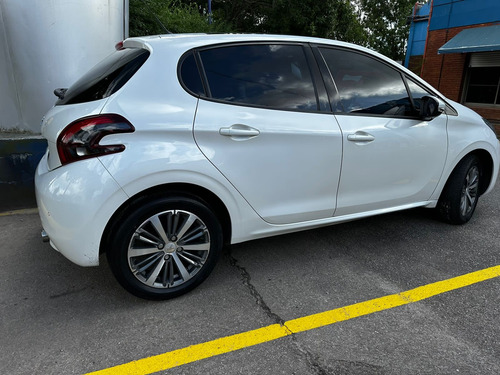 Peugeot 208 1.6 Feline Tiptronic