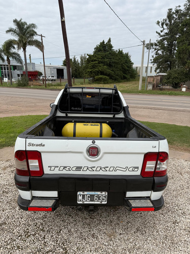 Fiat Strada TREKKING GNC