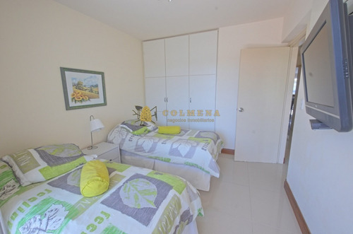 Apartamento En Venta - Pinares- Ref: 3878