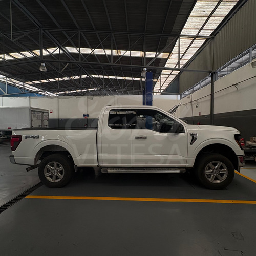 Ford F-150 5.0L Xlt Cabina Y Media V8 4X4 At