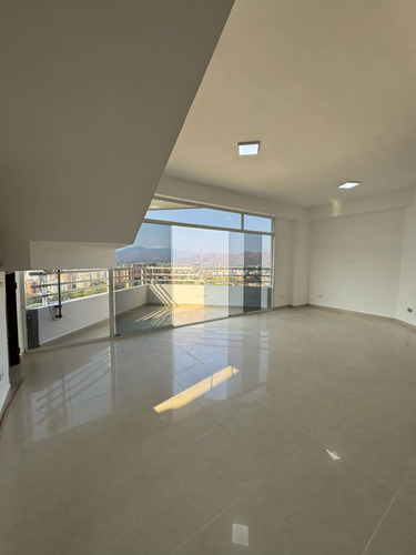 Liliana Martinez Apartamento Duplex En Alquiler. Residencias Risbel Garden, Urb. El Bosque