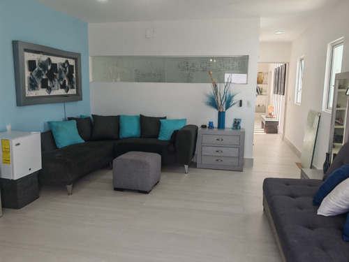 Residencia Semi Nueva Esquina, De Autor Diseño Unico Acabados De Lujo 3niv 3master Suites Una En Pb, Espacios Amplios, Iluminada, Doble Altura, Delante De Ikani Garantia De Inversion.