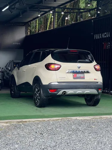 Renault Captur 2.0 Intens Automática