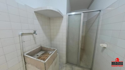 Local En Arriendo En Medellín - Laureles