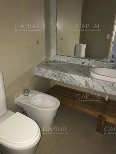 Apartamento De Tres Dormitorios En Península Venta