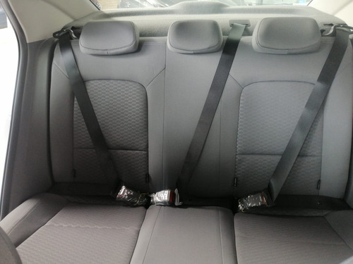 Imagen 10 de 12 de Hyundai Accent Advance Automatico