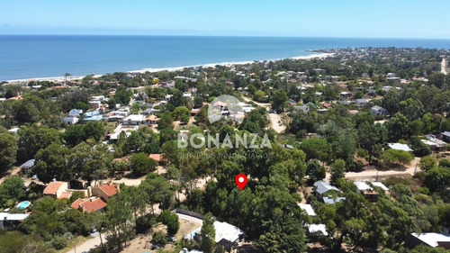 San Francisco, Piriápolis. Terreno Esquina En Venta. 788 Metros Cuadrados. 6 Cuadrad De La Playa