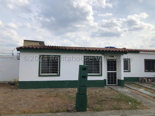 Casa En Venta En Urb. Villas De Yara, Lara/*/ Cesar Bullones Vende/*/