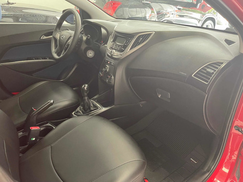 Imagem 11 de 15 de Hyundai Hb20 2014 1.6 Comfort Plus Flex 5p
