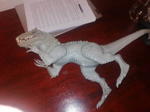 2014 Hasbro Jurassic World Indominus 48 Cms (Usado)