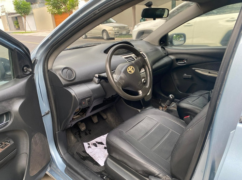Imagen 3 de 3 de Aa Vendo Toyota Yaris Mecánico, Único Dueño