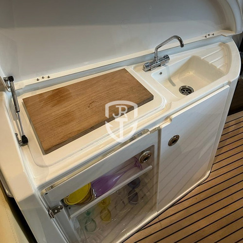 Lancha Beneteau 40 Gt 2017 (com Plataforma Submergível)