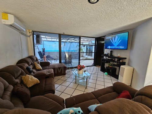 Casa En Venta En Col. Volcanes De Cuautla De Dos Niveles Con Alberca Privada.