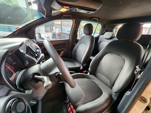 Fiat Uno 1.4 EVO SPORTING 8V FLEX 4P AUTOMATIZADO
