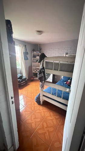 Depto En Venta, Segundo Piso, Excelente Ubicación, Macul.