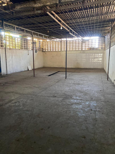 Venta De Galpon Calle Giraldot A 200mts Av Lara D48-21
