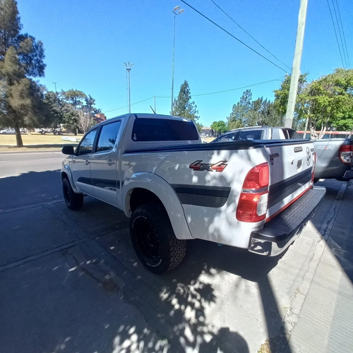Imagen 3 de 8 de Toyota Hilux 4x4 Srv Limited