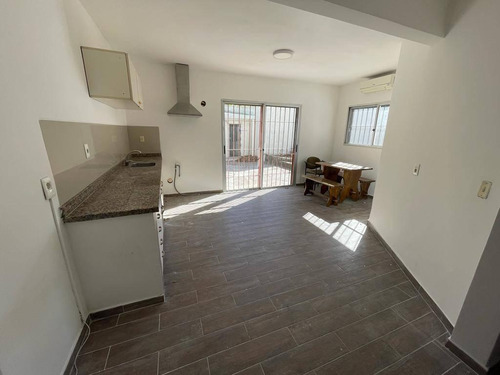 Venta Casa Con Renta Sobre Avenida 19 De Abril Usd 440000