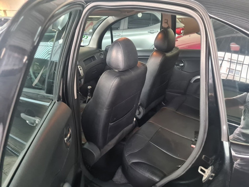 Imagem 11 de 14 de Citroën C3 2012 1.4 8v Glx Flex 5p