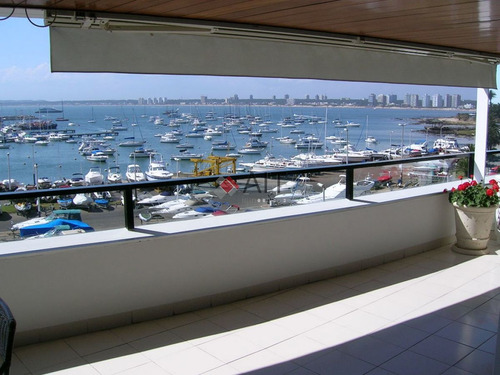 Imagen 2 de 30 de Espectacular 3 Dormitorios Frente Al Puerto De Punta Del Este. Inmejorables Comodidades Y Ubicacion. Consulte.
