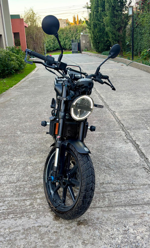 Vendo Husqvarna Svartpilen 200 Año 2022