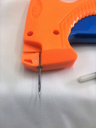 Imagen 1 de 6 de Kit Pistola Etiquetadora + 2 Cajas Plastiflechas 25mm