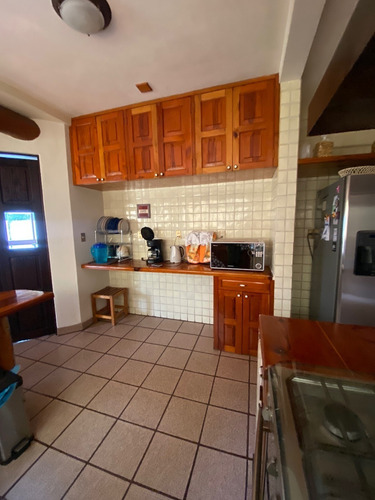 Casa Estilo Mexicano Contemporáneo En Jardines En La Montaña