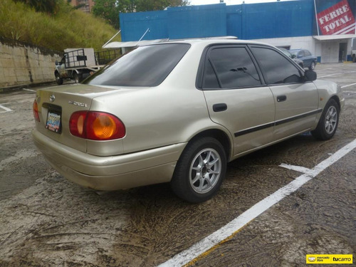 Toyota Corolla .