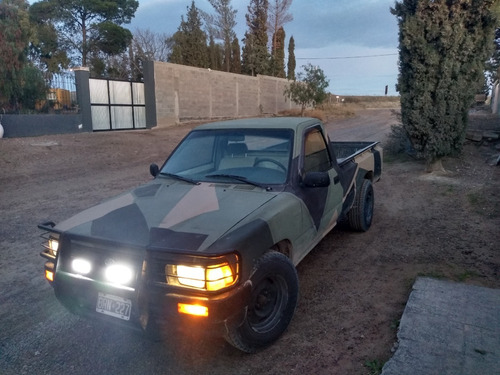 Toyota Hilux 1997 2.8 S/cab 4x2 D Dlx