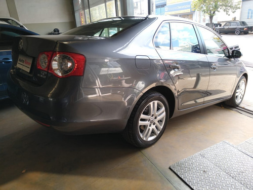Imagen 4 de 7 de Volkswagen 2.5 Advanced Dsg Modelo 2010