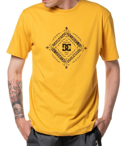 Camiseta Dc Shoes Classic Masculino - Amarelo