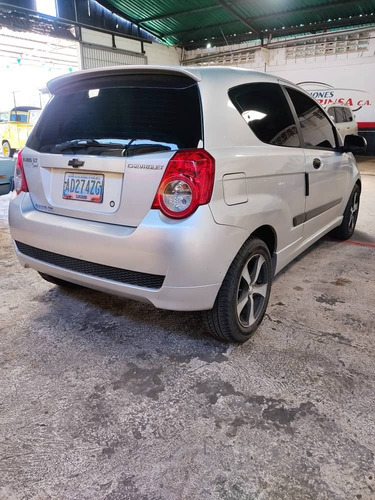 Imagen 2 de 5 de Chevrolet Aveo Lt